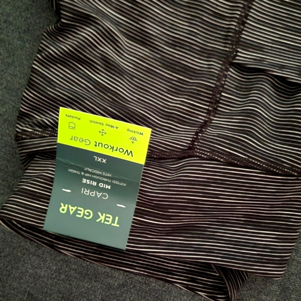 BRAND NEW TEK GEAR WORK OUT CAPRIS!